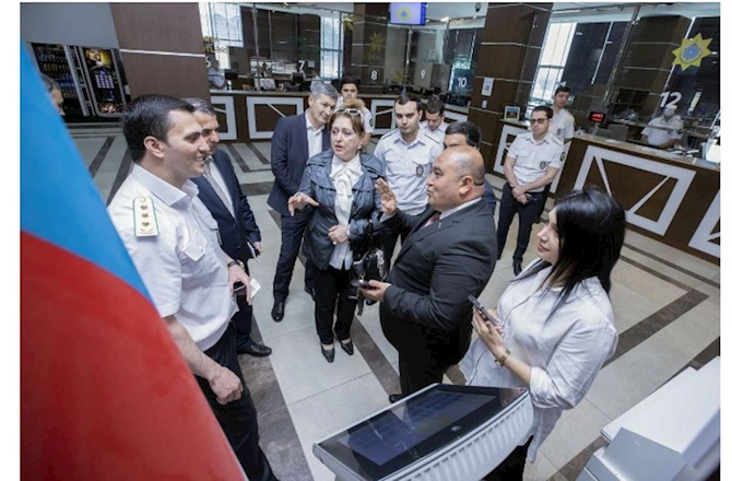Bakı Baş Gömrük İdarəsində İctimai Şura üzvləri ilə görüş keçirildi — FOTOLAR Bakı Baş Gömrük İdarəsində İctimai Şura üzvləri ilə görüş keçirildi — FOTOLAR