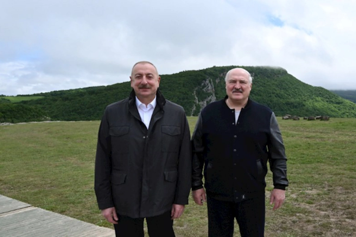İlham Əliyev Lukaşenko ilə Cıdır düzündə