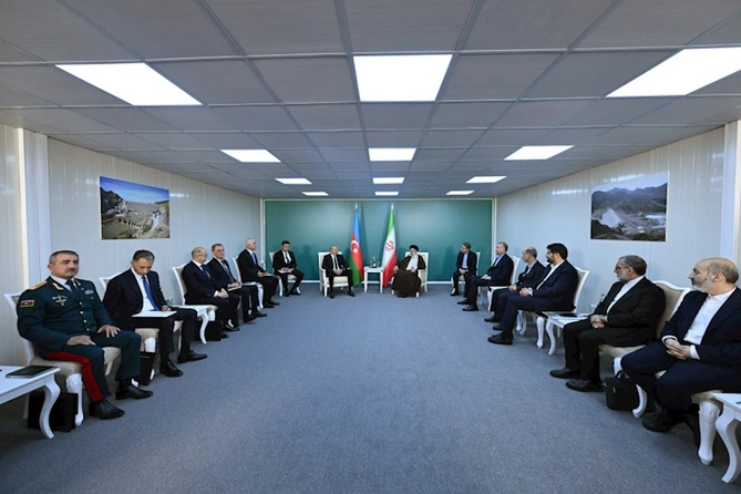 Azərbaycan ilə İranın dövlət sərhədində İlham Əliyevin və İbrahim Rəisinin görüşü olub — YENİLƏNDİ (FOTOLAR)