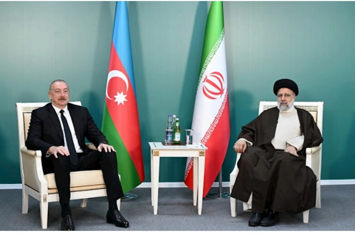 Azərbaycan ilə İranın dövlət sərhədində İlham Əliyevin və İbrahim Rəisinin görüşü olub — YENİLƏNDİ (FOTOLAR)