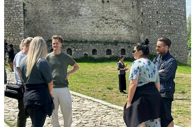 Beynəlxalq səyyahlar Cıdır düzündə — FOTO Beynəlxalq səyyahlar Cıdır düzündə — FOTO