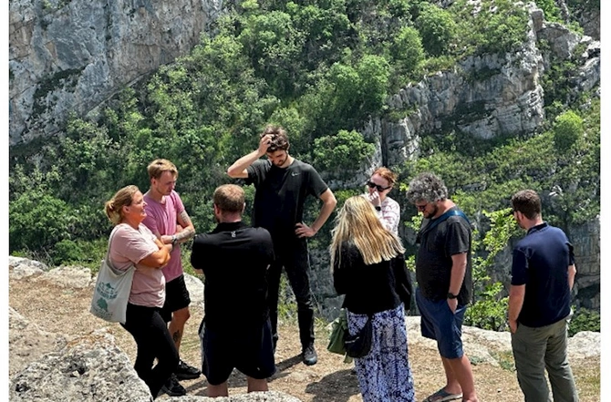 Beynəlxalq səyyahlar Cıdır düzündə — FOTO Beynəlxalq səyyahlar Cıdır düzündə — FOTO