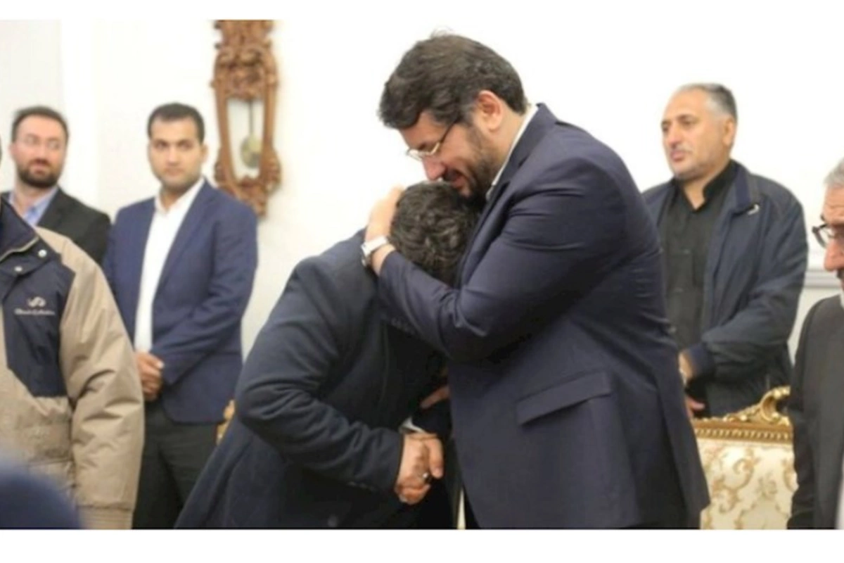 İran rəsmiləri yasda... — FOTOLAR