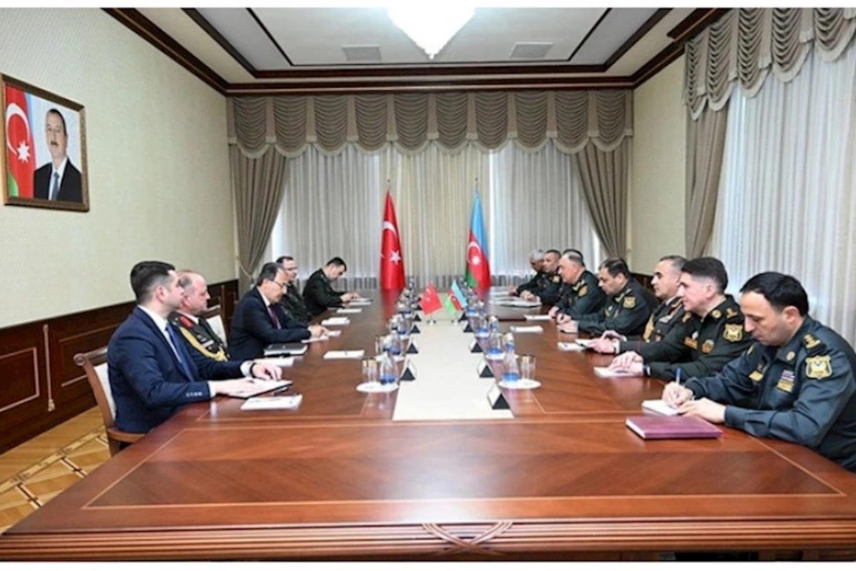 Türkiyəli general Azərbaycanda Quru Qoşunların qərargahına getdi