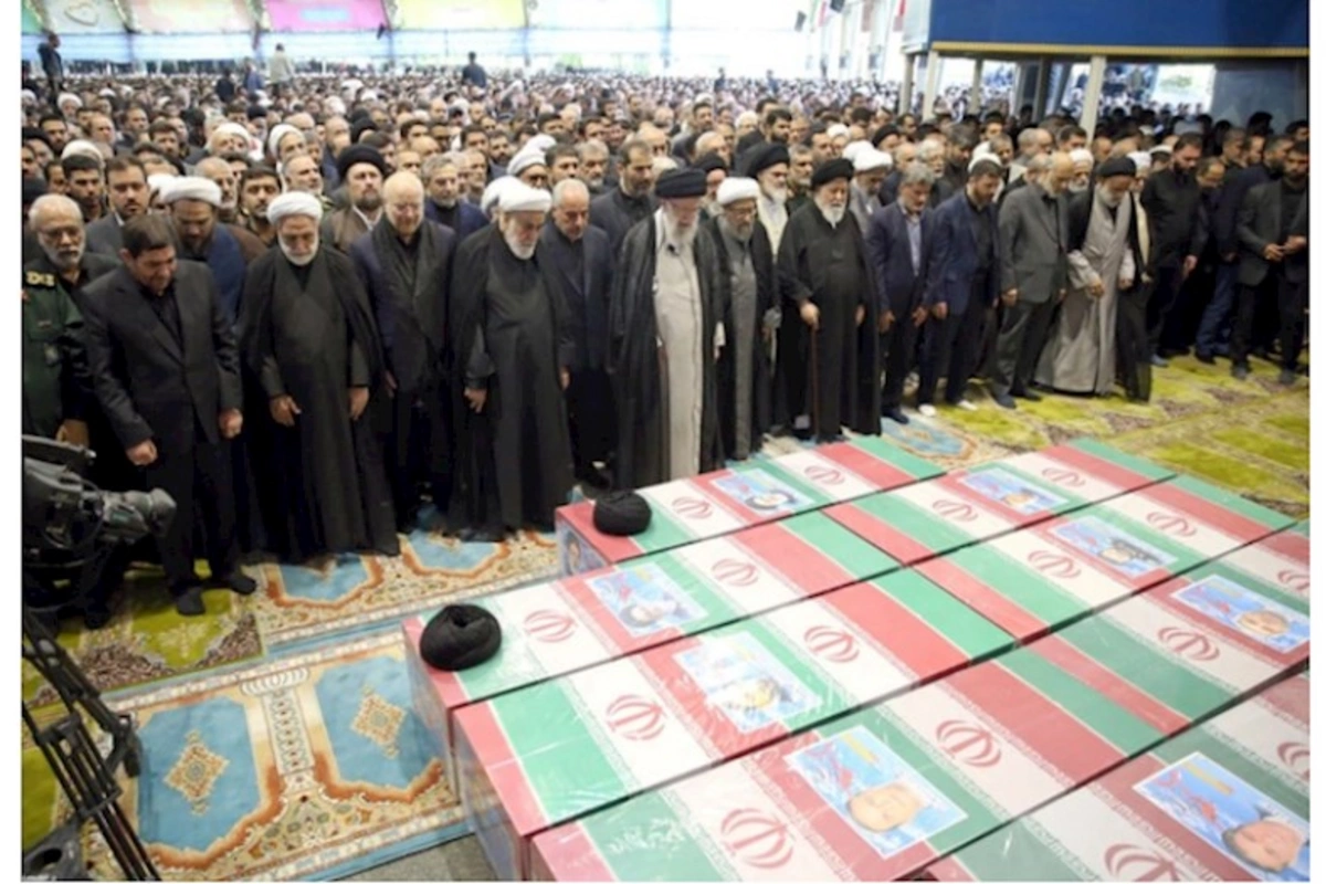 Həlak olan İran rəsmilərinin cənazə namazı qılındı