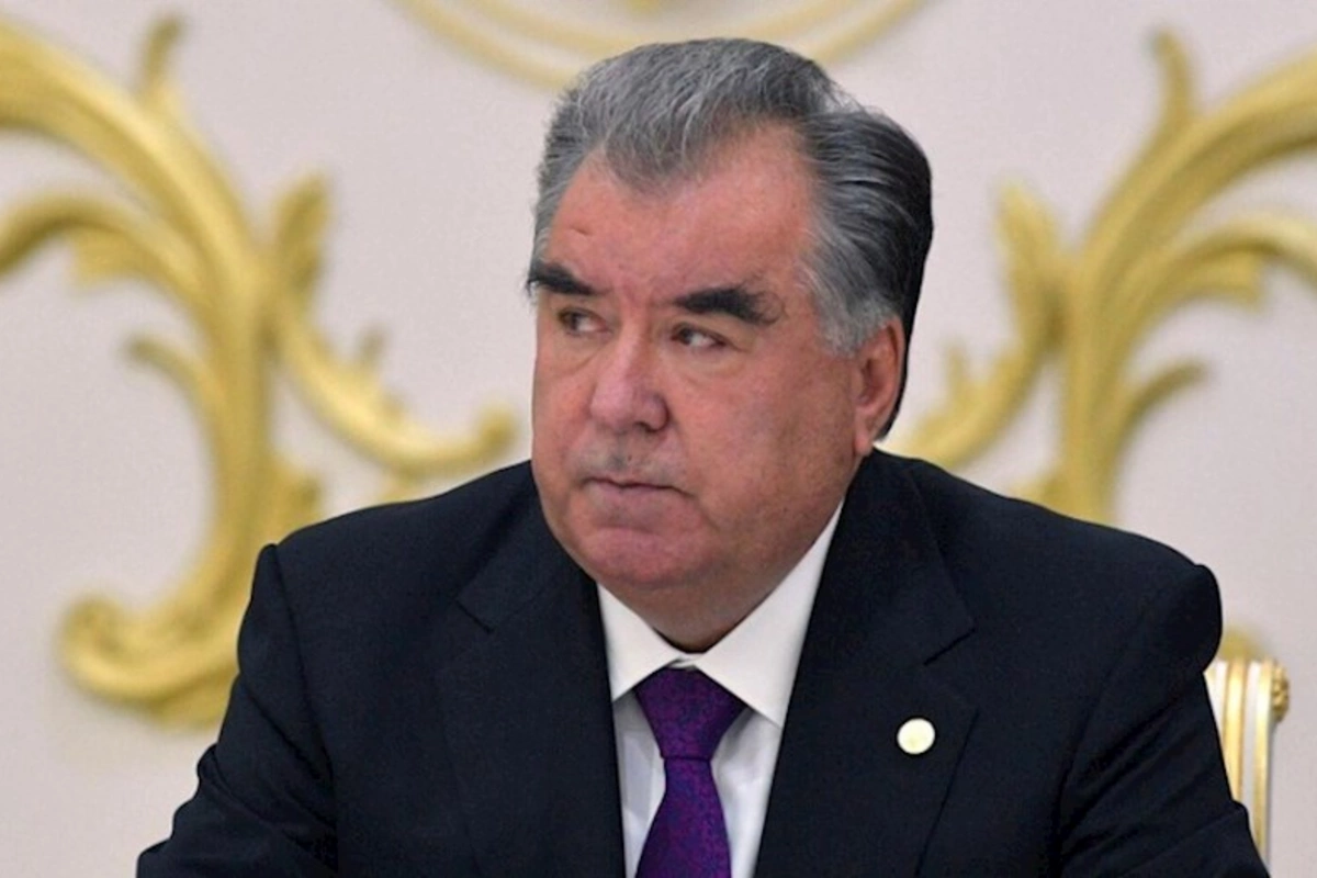 Tacikistan Prezidenti Emoməli Rəhmon Azərbaycana dövlət səfərinə gəlib