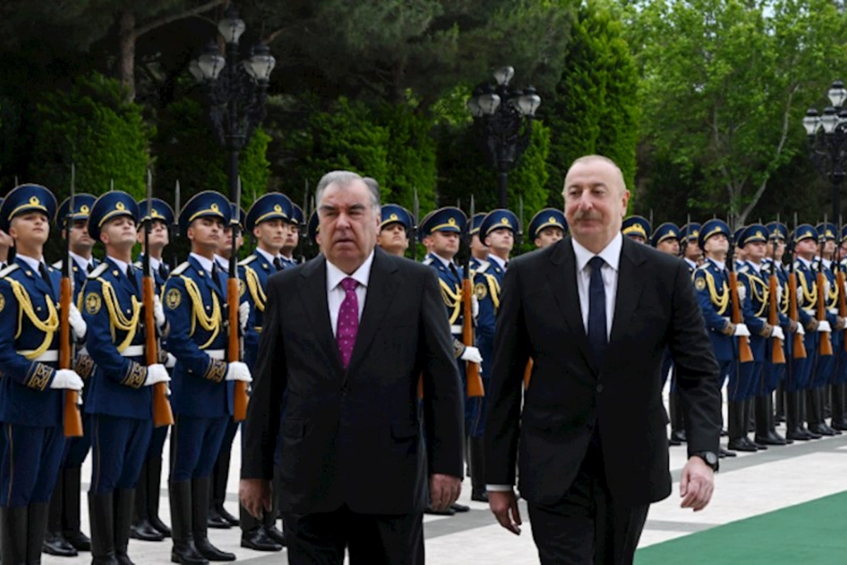Tacikistan Prezidentinin rəsmi qarşılanma mərasimi olub
