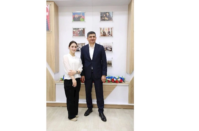 Müşfiq Abbasovla oxucuların görüşü keçirildi — FOTOLAR Müşfiq Abbasovla oxucuların görüşü keçirildi — FOTOLAR