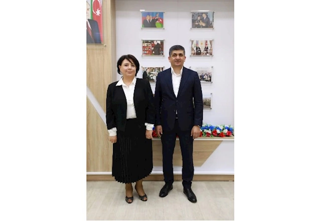 Müşfiq Abbasovla oxucuların görüşü keçirildi — FOTOLAR Müşfiq Abbasovla oxucuların görüşü keçirildi — FOTOLAR