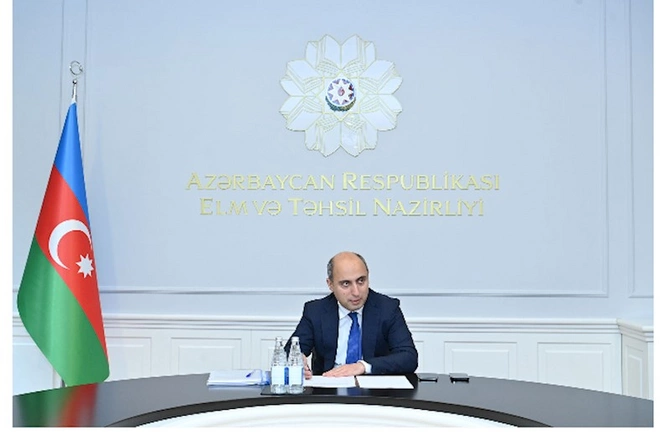 Qarabağ Universitetinin rektoru kollektivə təqdim edildi — FOTOLAR Qarabağ Universitetinin rektoru kollektivə təqdim edildi — FOTOLAR
