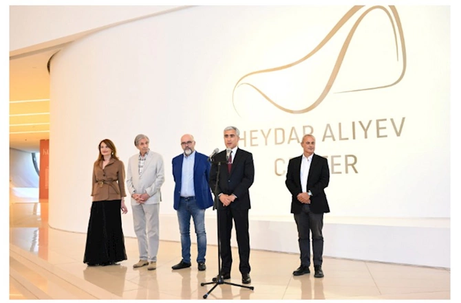 Heydər Əliyev Mərkəzində “Görünməyənin cizgiləri” sərgisi — FOTOLAR