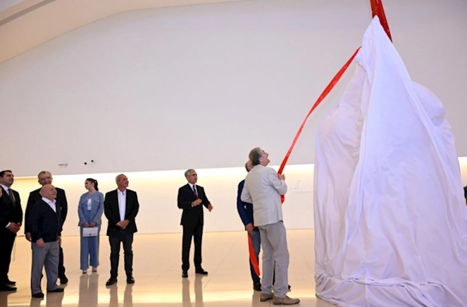 Heydər Əliyev Mərkəzində “Görünməyənin cizgiləri” sərgisi — FOTOLAR