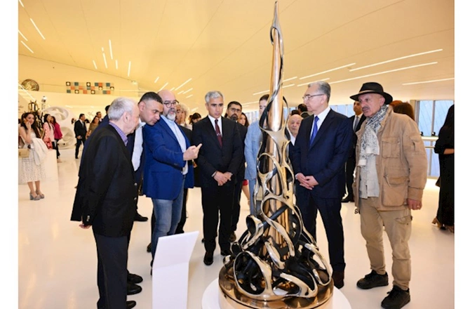 Heydər Əliyev Mərkəzində “Görünməyənin cizgiləri” sərgisi — FOTOLAR