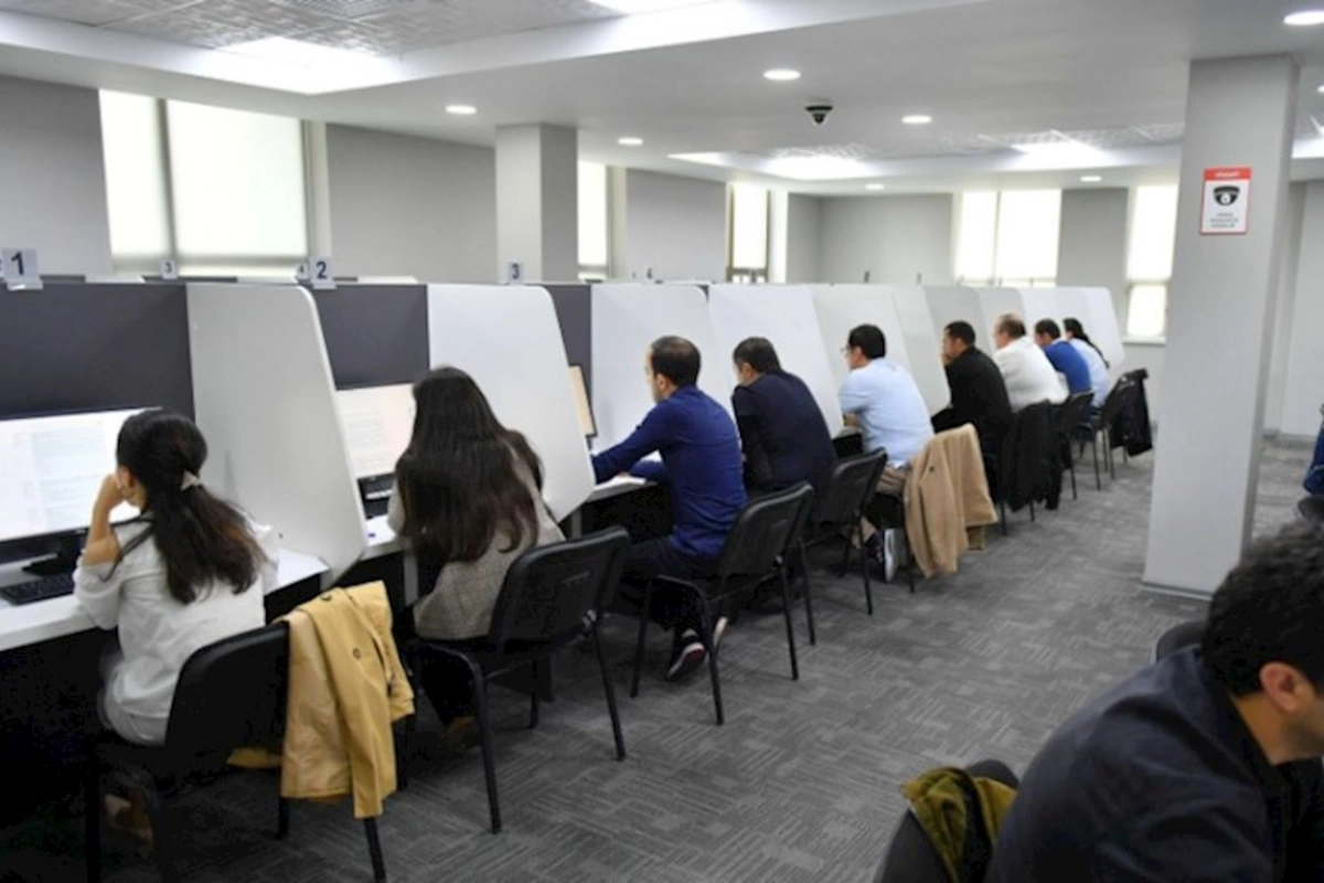 DİM-də vəkilliyə qəbulla bağlı test imtahanı keçirilib