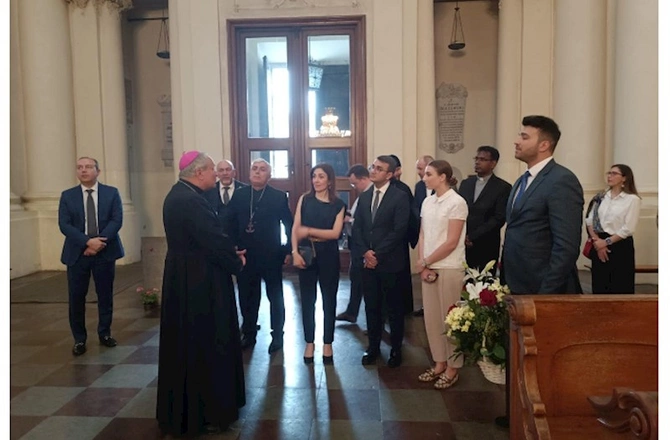 Azərbaycanın xristian dini icma nümayəndələri Polşaya səfər edib — FOTOLAR Azərbaycanın xristian dini icma nümayəndələri Polşaya səfər edib — FOTOLAR