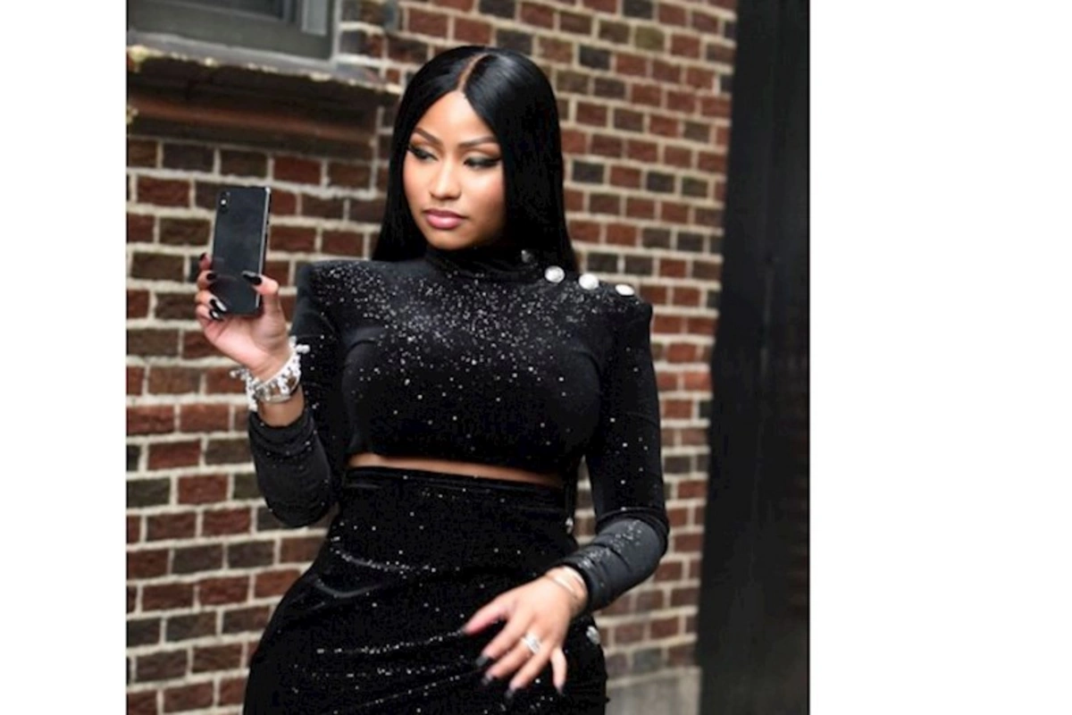 Niki Minaj üzr istədi