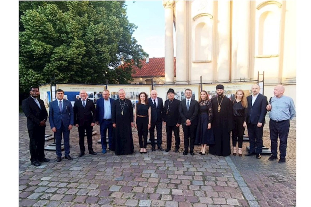 Azərbaycanın xristian dini icma nümayəndələri Polşaya səfər edib — FOTOLAR