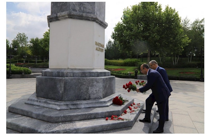 Dövlət Mineral Xammal Ehtiyatlarından İstifadə Agentliyinin rəsmiləri Ankarada səfərdədir — FOTOLAR Dövlət Mineral Xammal Ehtiyatlarından İstifadə Agentliyinin rəsmiləri Ankarada səfərdədir — FOTOLAR