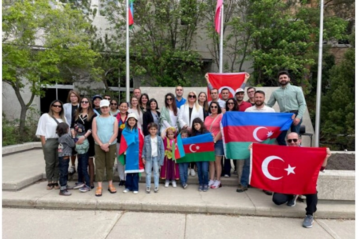 Kanadanın Saskatun şəhərində Müstəqillik Günü qeyd edildi — FOTOLAR