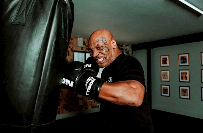Səhhəti pisləşən Mayk Tayson: Özümü yüzdə 100 hiss edirəm — FOTO Səhhəti pisləşən Mayk Tayson: Özümü yüzdə 100 hiss edirəm — FOTO