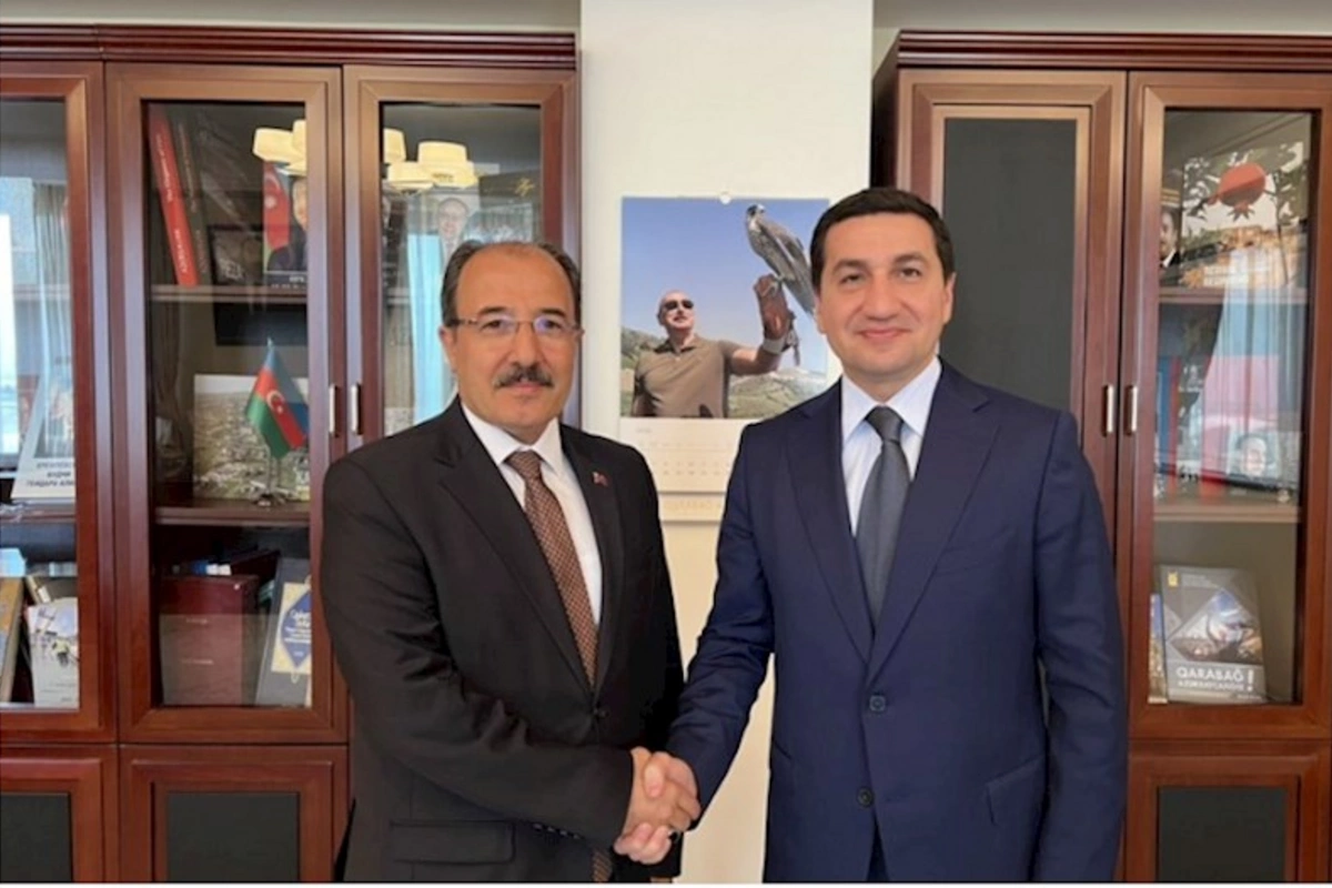 Hikmət Hacıyev Türkiyənin Azərbaycandakı səfiri ilə görüşüb