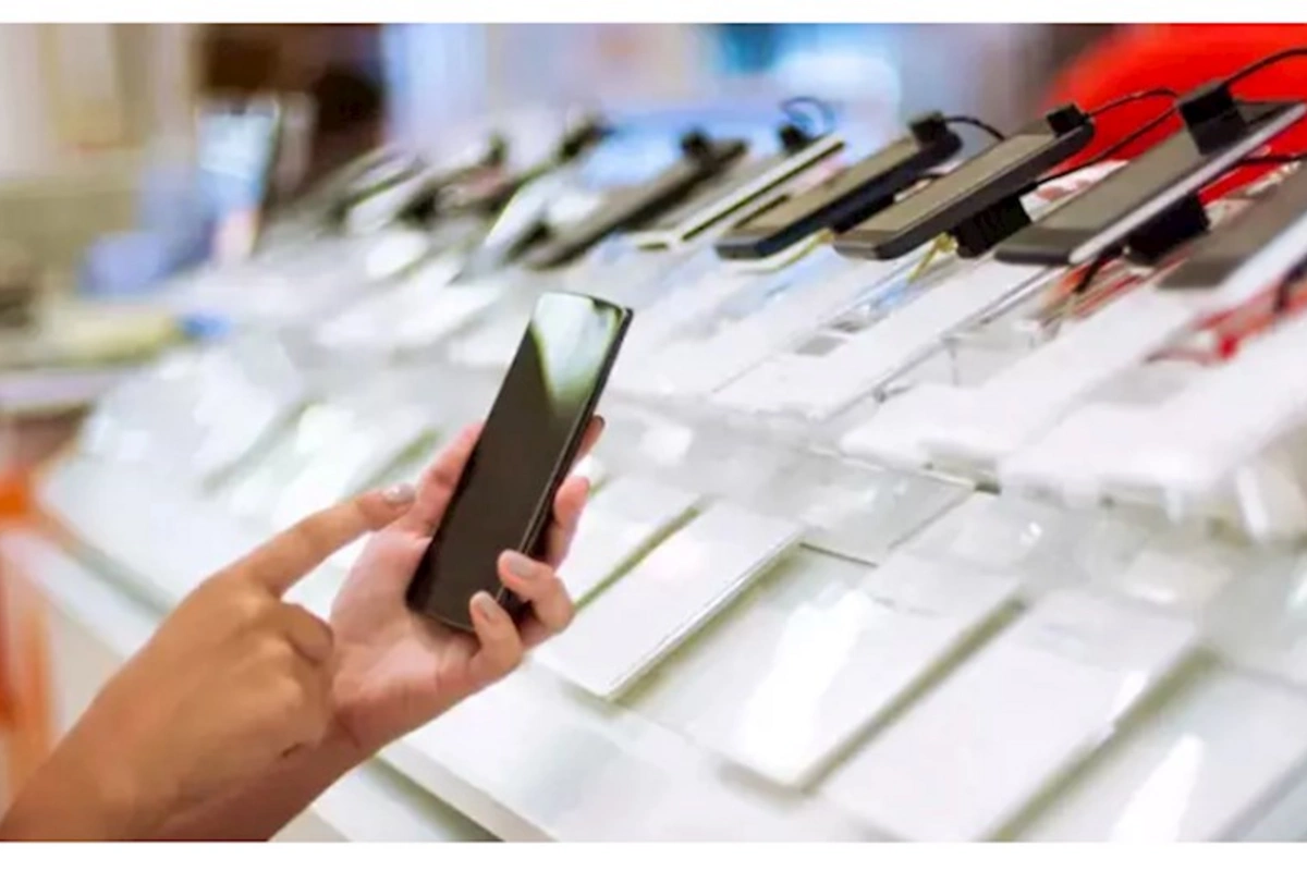Gənc oğlan telefonunu satdığı tanışını boynundan bıçaqladı — TƏFƏRRÜAT
