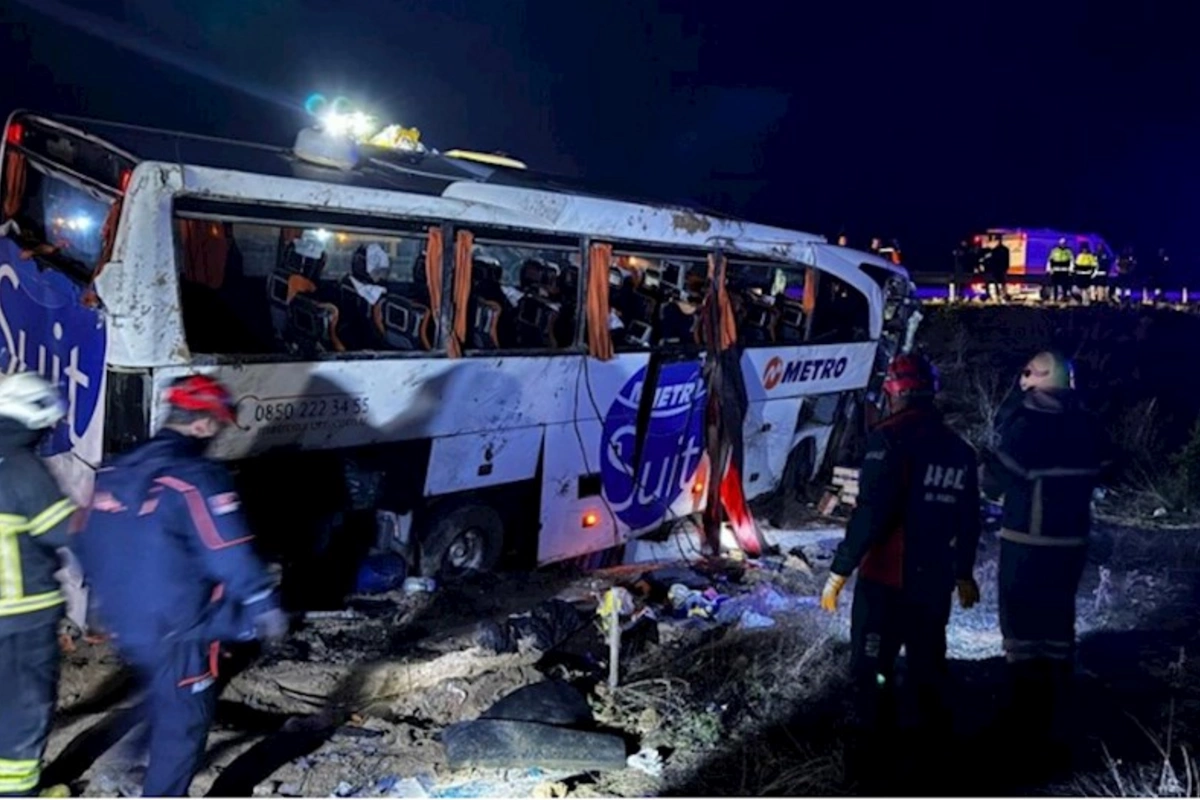 Türkiyədə sərnişin avtobusu aşdı: Ölənlər və yaralılar var