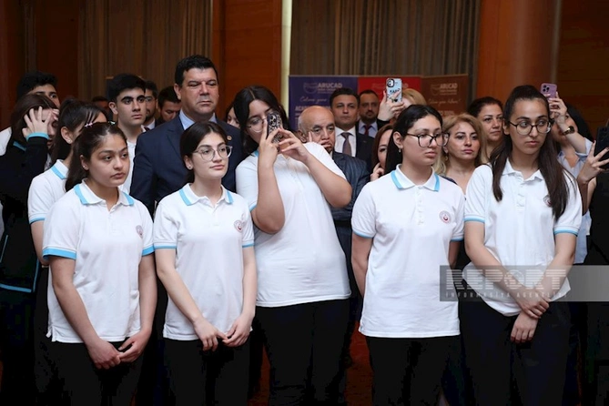 Bakıda Şimali Kipr universitetlərinin sərgisi keçirilir — FOTOLAR Bakıda Şimali Kipr universitetlərinin sərgisi keçirilir — FOTOLAR