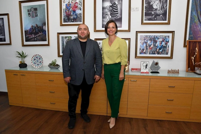 CHP-dən olan Bələdiyyə sədri Azərbaycandan gələn QHT rəhbərləri ilə görüşdü — FOTOLAR CHP-dən olan Bələdiyyə sədri Azərbaycandan gələn QHT rəhbərləri ilə görüşdü — FOTOLAR