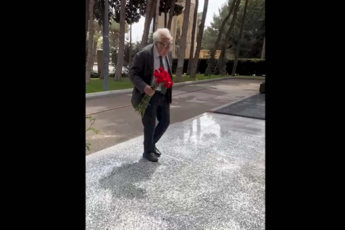 Anar dostlarının qəbrini ziyarət etdi —İtirdiyim dostlarla yuxuda görüşürəm