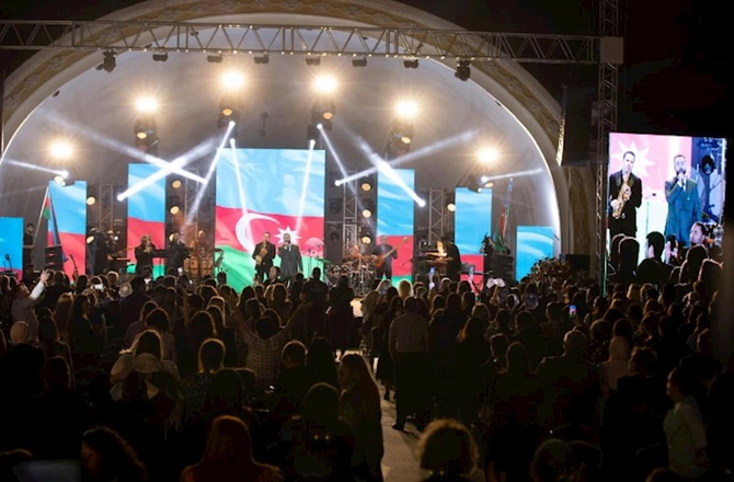 Azad Şabanovun “33” adlı ilk solo konserti baş tutdu — FOTOLAR