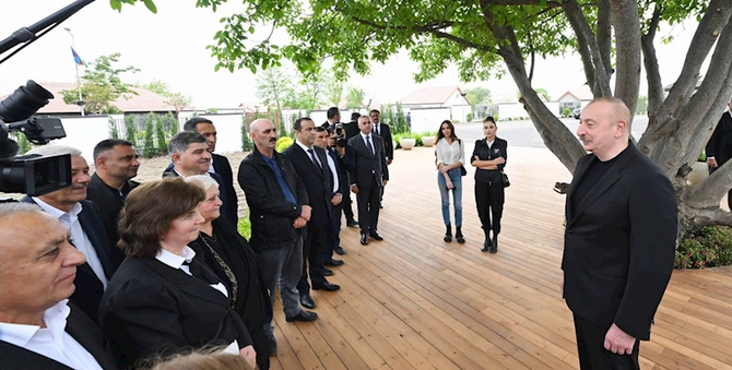 “Cənab Prezident evimin açarını təqdim edəndə əllərim əsdi, titrədim...” — MÜSAHİBƏ