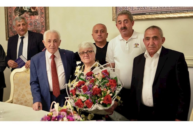 “Qədir Aslan - 80” xatirat kitabının təqdimat mərasimi keçirildi — VİDEO/FOTO “Qədir Aslan - 80” xatirat kitabının təqdimat mərasimi keçirildi — VİDEO/FOTO