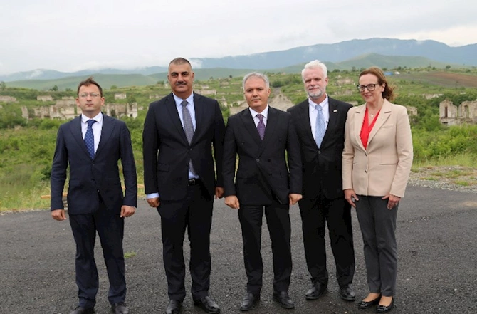 Füzulidə dağıntıların miqyasını görəndə çox təsirləndim — ABŞ səfiri Füzulidə dağıntıların miqyasını görəndə çox təsirləndim — ABŞ səfiri