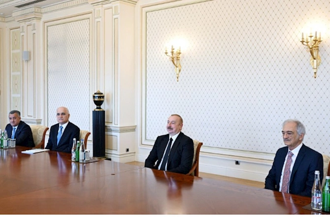 Prezident Həştərxan vilayətinin qubernatorunu qəbul etdi — FOTOLAR (YENİLƏNİB) Prezident Həştərxan vilayətinin qubernatorunu qəbul etdi — FOTOLAR (YENİLƏNİB)