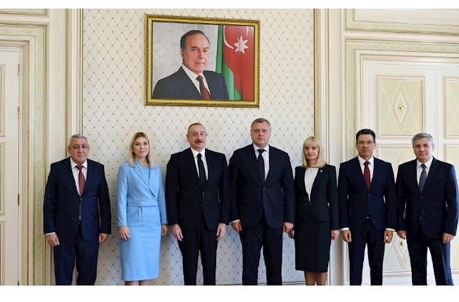 Prezident Həştərxan vilayətinin qubernatorunu qəbul etdi — FOTOLAR (YENİLƏNİB) Prezident Həştərxan vilayətinin qubernatorunu qəbul etdi — FOTOLAR (YENİLƏNİB)