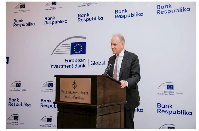 Dünyanın ən böyük beynəlxalq maliyyə institutu Bank Respublikanı seçdi — FOTOLAR