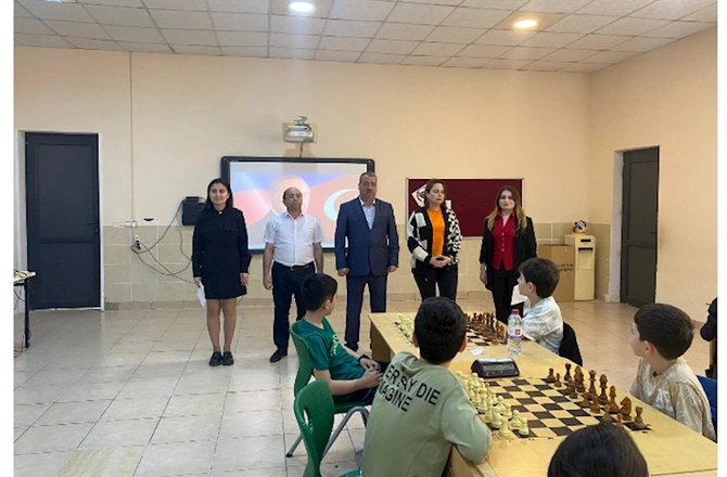 Xətai rayonunun məktəbliləri arasında şahmat turniri keçirildi — FOTO Xətai rayonunun məktəbliləri arasında şahmat turniri keçirildi — FOTO