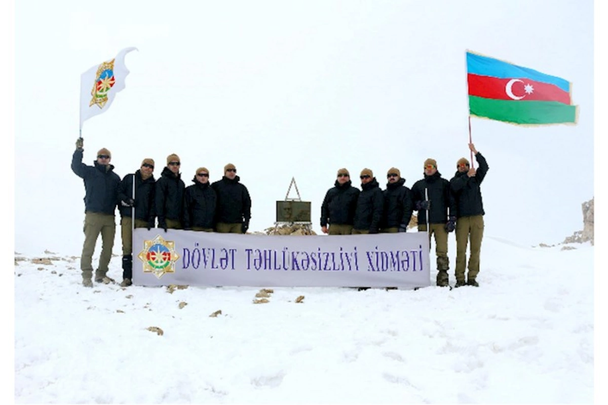 DTX-nin əməkdaşları “Heydər zirvəsi”nə yürüş təşkil ediblər