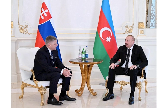 İlham Əliyevin Slovakiyanın Baş naziri ilə təkbətək görüşü oldu — YENİLƏNİB