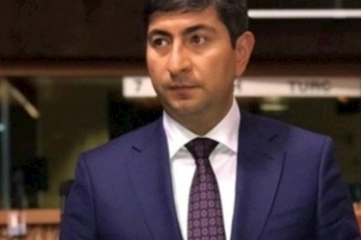 Elşad Həsənov geyim satan şirkətlə Yasamalın yollarını təmir etmək istəyir — 387 minlik tenderin izi ilə