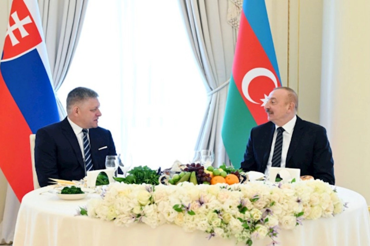 Prezidentin adından Slovakiya Baş nazirinin şərəfinə rəsmi nahar verildi