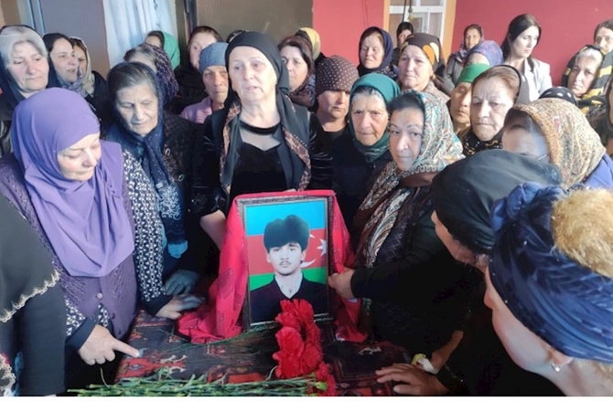 Şəhidimiz Xaçmazda dəfn olundu — FOTOLAR Şəhidimiz Xaçmazda dəfn olundu — FOTOLAR