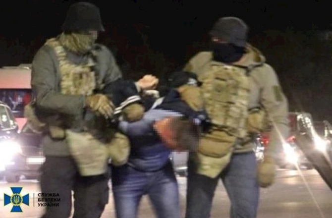 Zelenskiyə qarşı sui-qəsd: Rusiya agentləri ifşa olundular — FOTO Zelenskiyə qarşı sui-qəsd: Rusiya agentləri ifşa olundular — FOTO