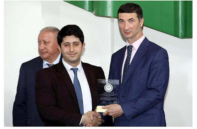 AHİK tərəfindən 2023-cü ilin ən yaxşı müəssisələri mükafatlandırıldı — FOTOLAR AHİK tərəfindən 2023-cü ilin ən yaxşı müəssisələri mükafatlandırıldı — FOTOLAR