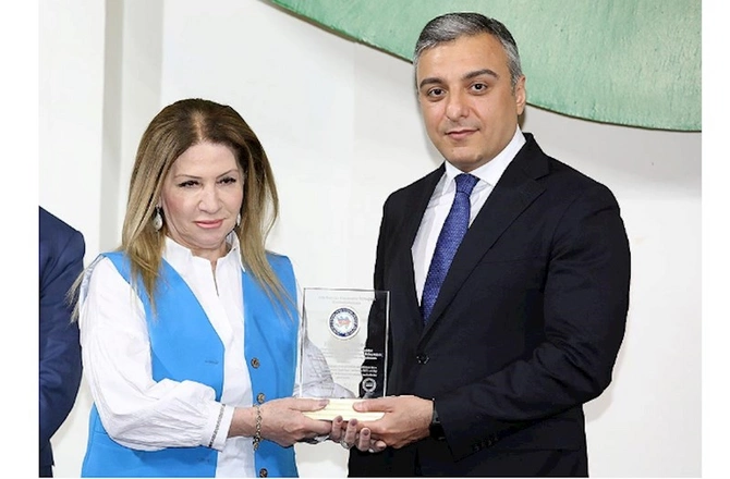 AHİK tərəfindən 2023-cü ilin ən yaxşı müəssisələri mükafatlandırıldı — FOTOLAR AHİK tərəfindən 2023-cü ilin ən yaxşı müəssisələri mükafatlandırıldı — FOTOLAR