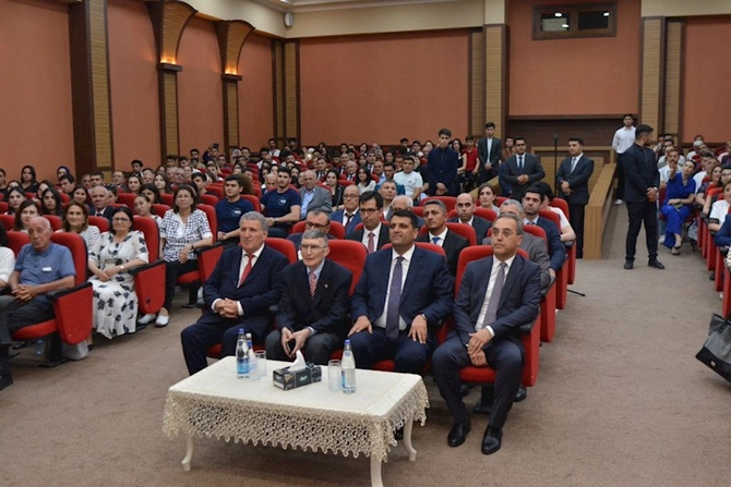 Nobel mükafatçısı Əziz Səncər Naxçıvan Dövlət Universitetində olub — FOTOLAR Nobel mükafatçısı Əziz Səncər Naxçıvan Dövlət Universitetində olub — FOTOLAR