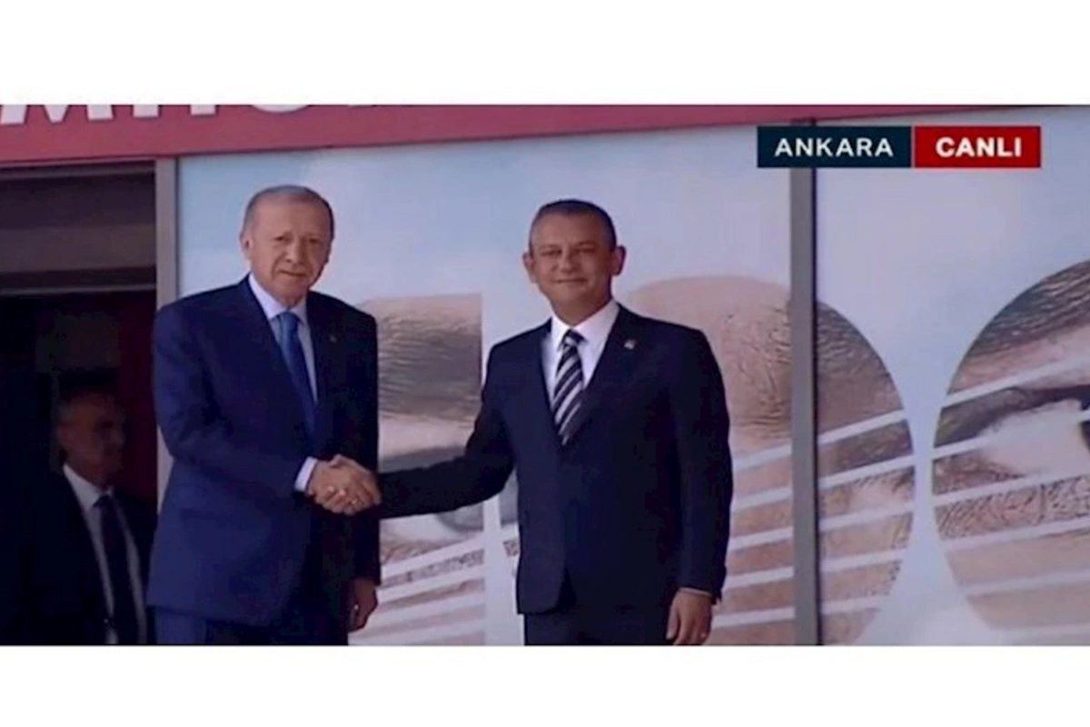 Ərdoğan 18 ildən sonra CHP-nin Baş qərargahına gedib