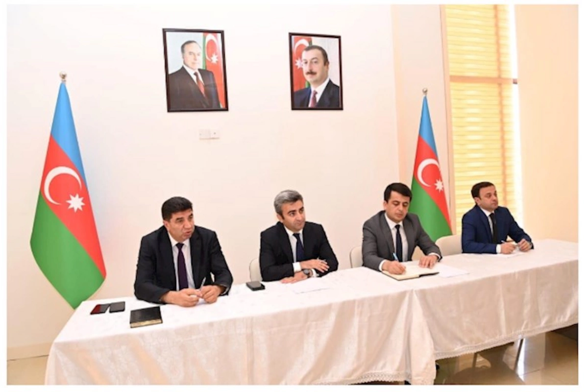 “Azərişıq” Göygöldə sahibkarlarla görüş keçirdi — FOTOLAR