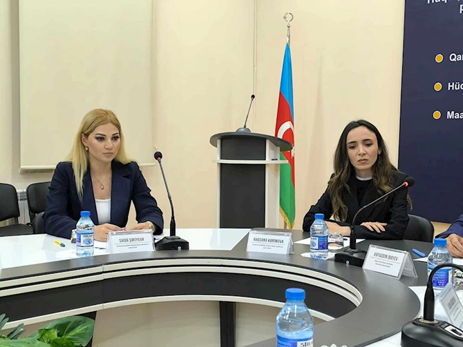 Jurnalistlər “İnsan hüquqları aylığı” çərçivəsində keçirilən təlimdə iştirak ediblər — FOTOLAR Jurnalistlər “İnsan hüquqları aylığı” çərçivəsində keçirilən təlimdə iştirak ediblər — FOTOLAR